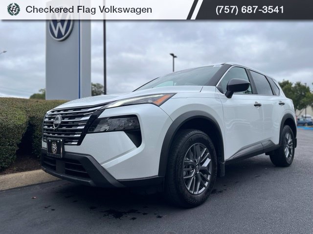 Used 2024 Nissan Rogue S AWD/4WD image 1