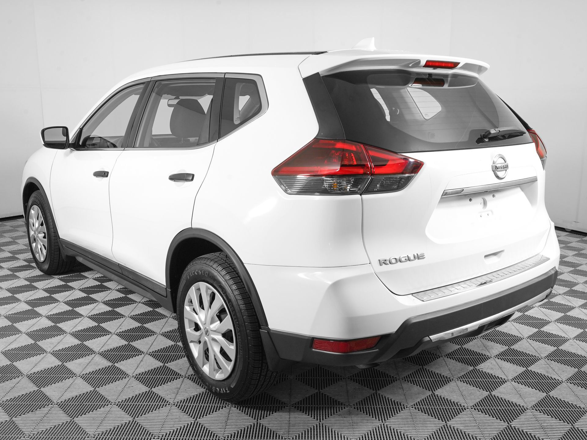Used 2018 Nissan Rogue S FWD image 6