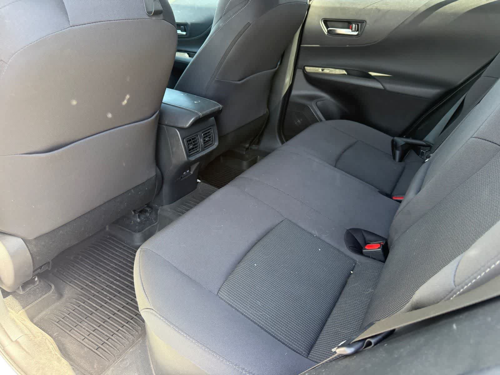 Used 2023 Toyota Venza LE AWD/4WD image 9