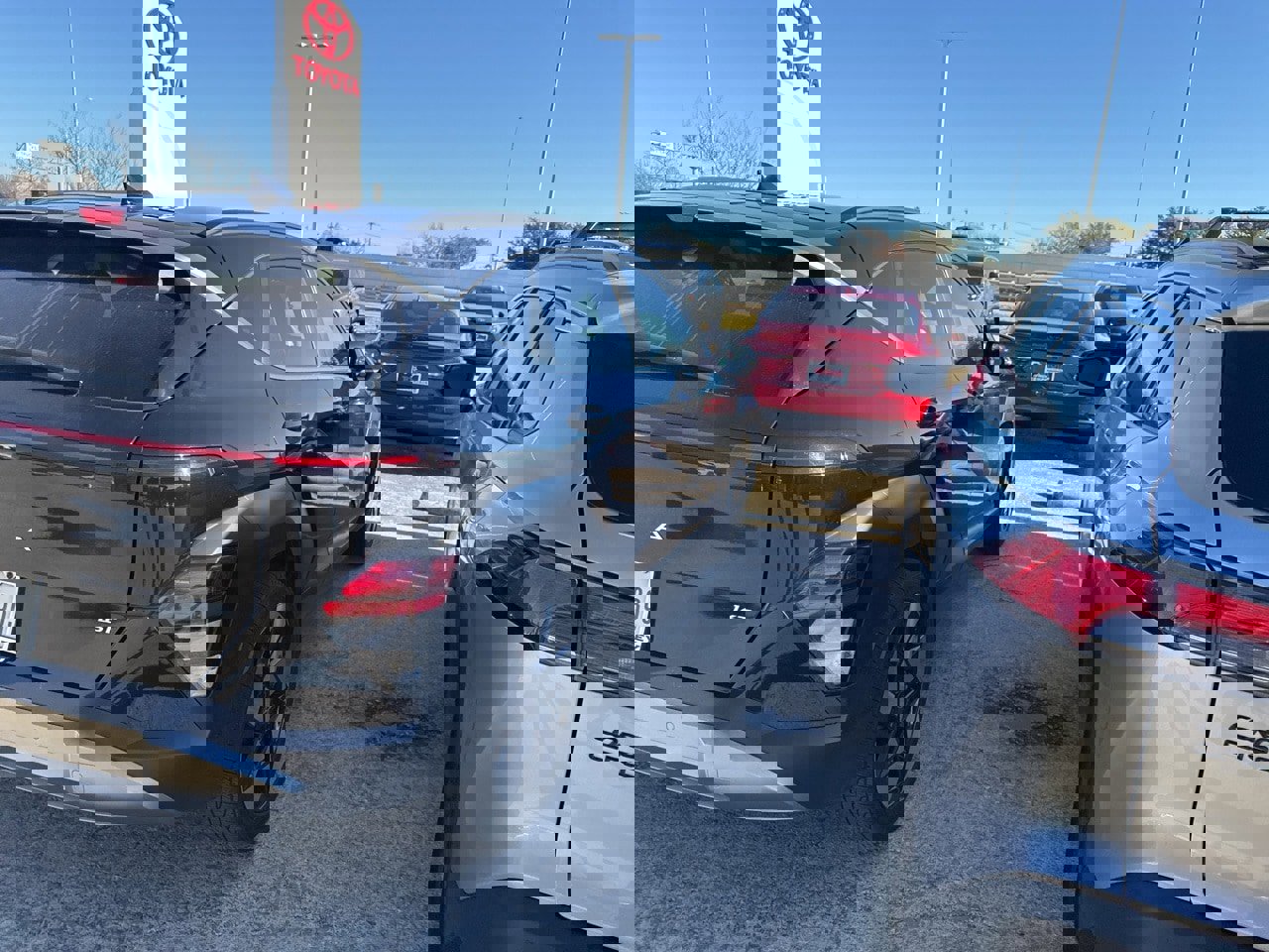 Used 2024 Hyundai Kona Limited image 4