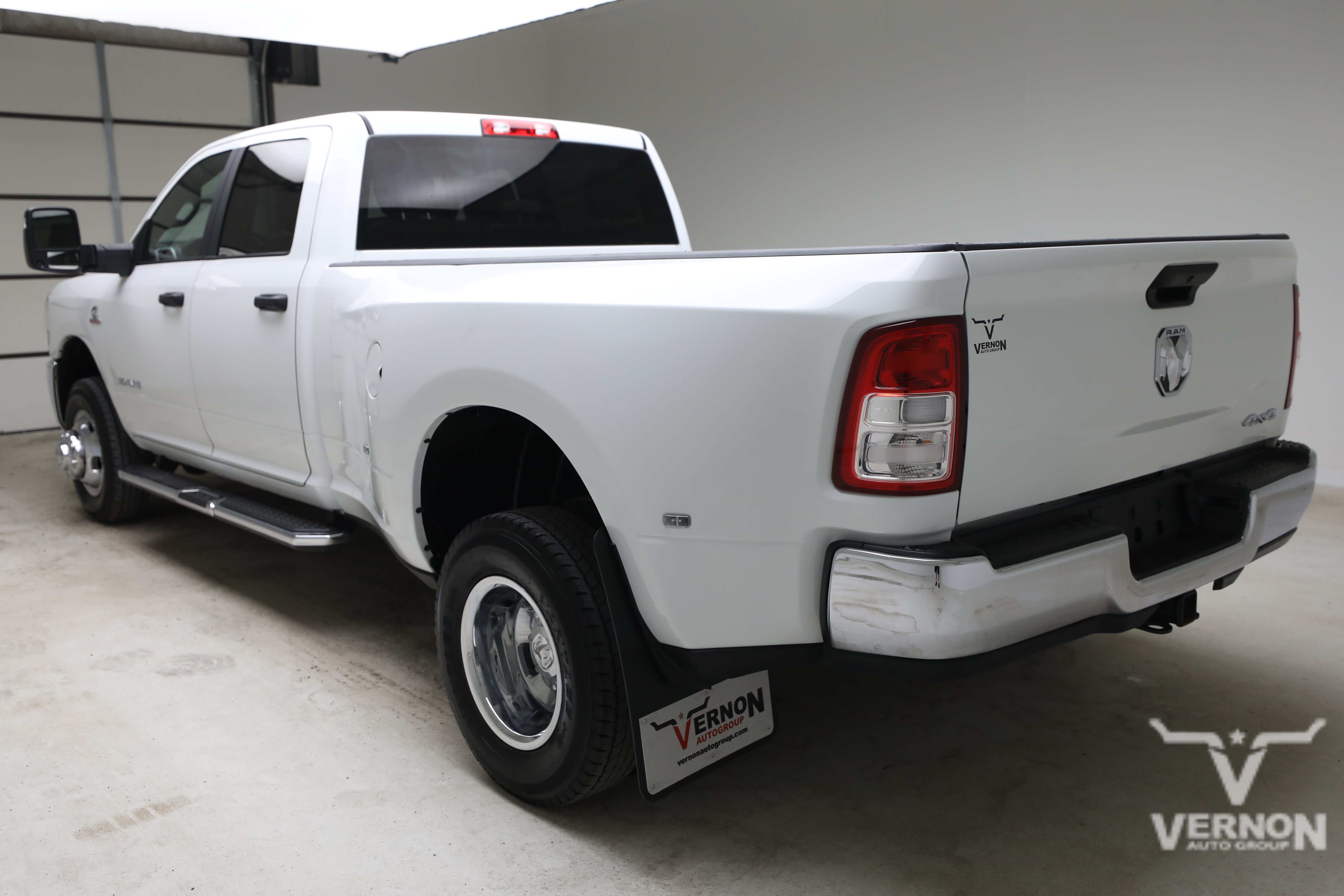 Used 2024 RAM 3500 Big Horn AWD/4WD image 3