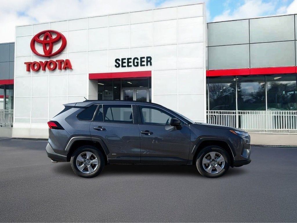 Used 2025 Toyota RAV4 LE video 2