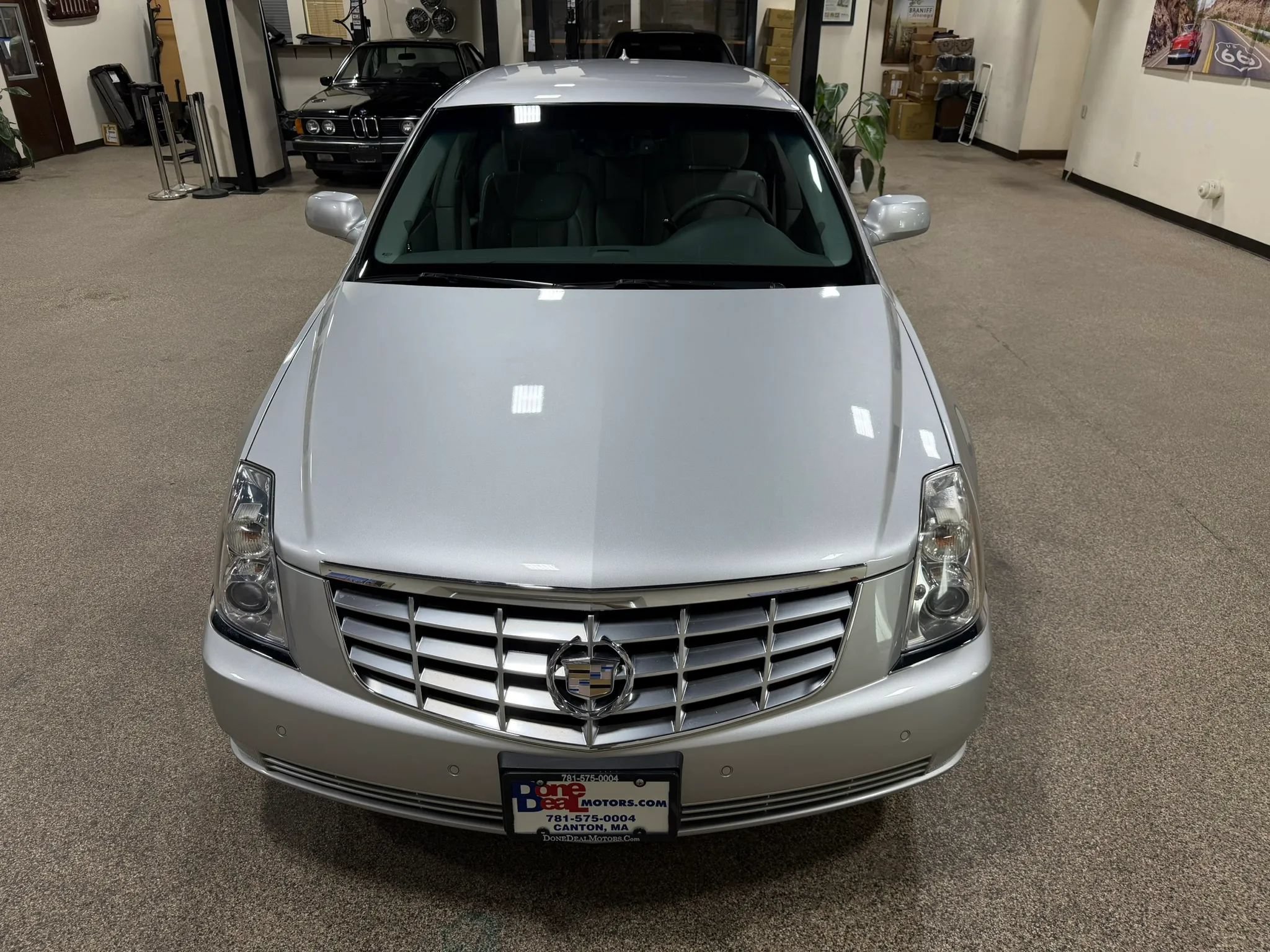 Used 2009 Cadillac DTS w/ Trunk Convenience Package FWD image 11