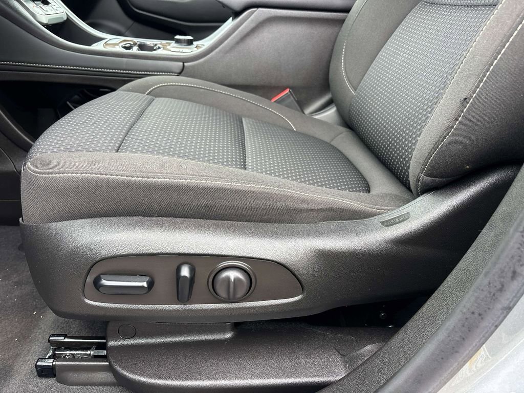 Used 2023 GMC Acadia SLE w/ Driver Convenience Package AWD/4WD image 6