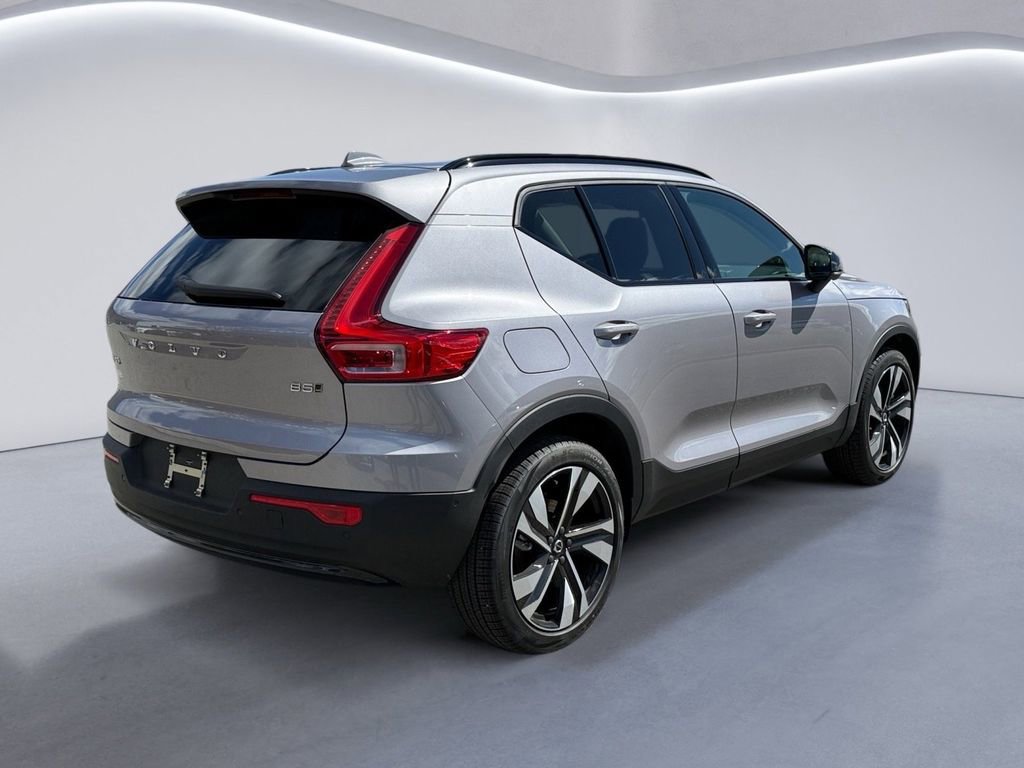 New 2026 Volvo XC40 B5 Ultra w/ Protection Package Premier image 24