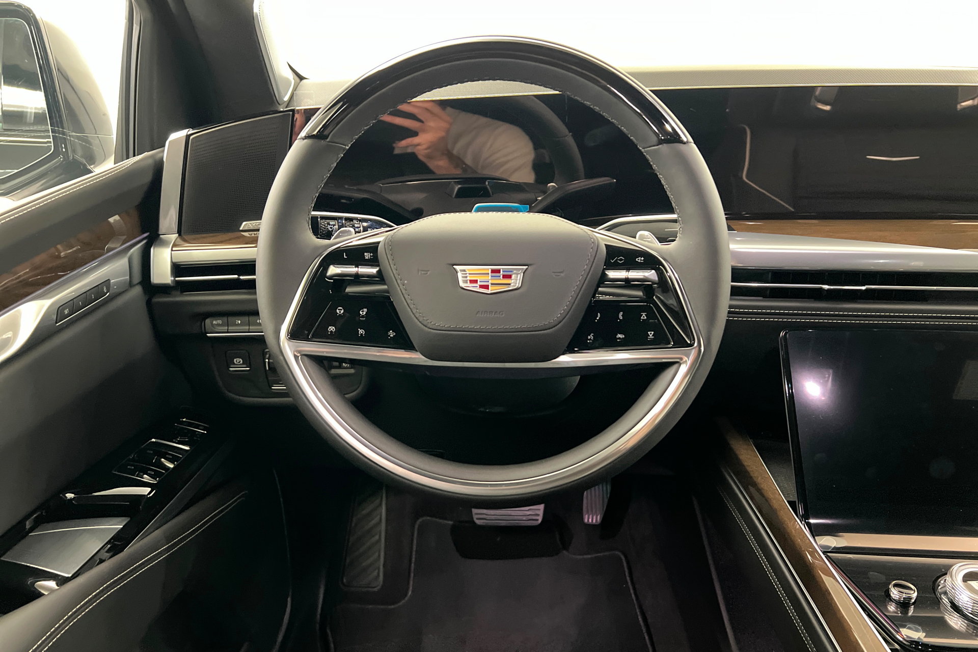New 2026 Cadillac Escalade Platinum Sport AWD/4WD image 13
