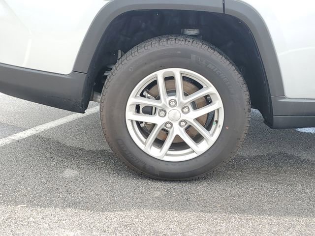 New 2024 Jeep Grand Cherokee L Laredo w/ Trailer Tow Package image 5