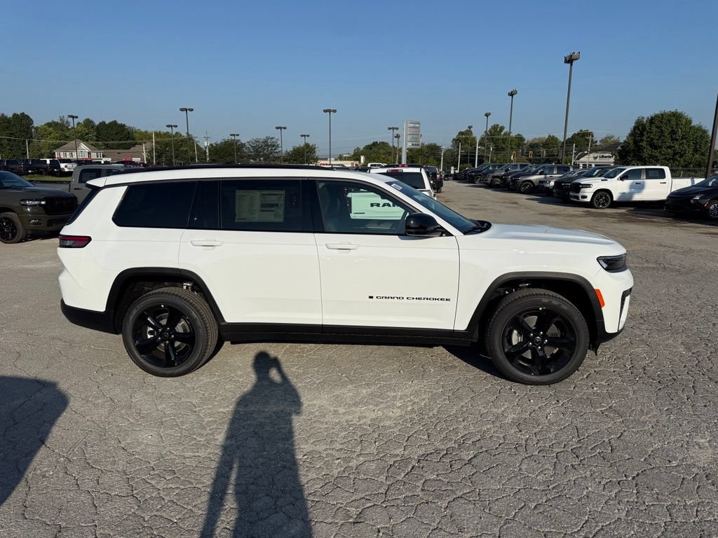 New 2027 Jeep Grand Cherokee L Limited w/ Limited Altitude Package AWD/4WD image 5