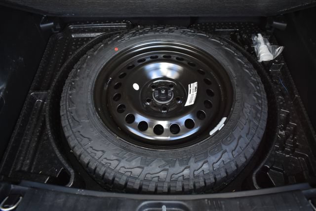Used 2025 Jeep Compass Trailhawk AWD/4WD image 35