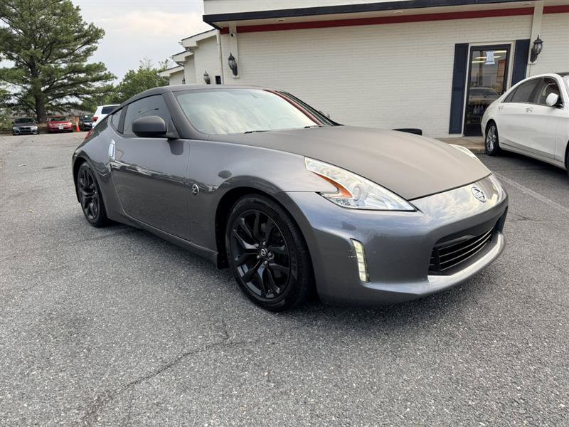 Used 2015 Nissan 370Z Touring RWD image 3