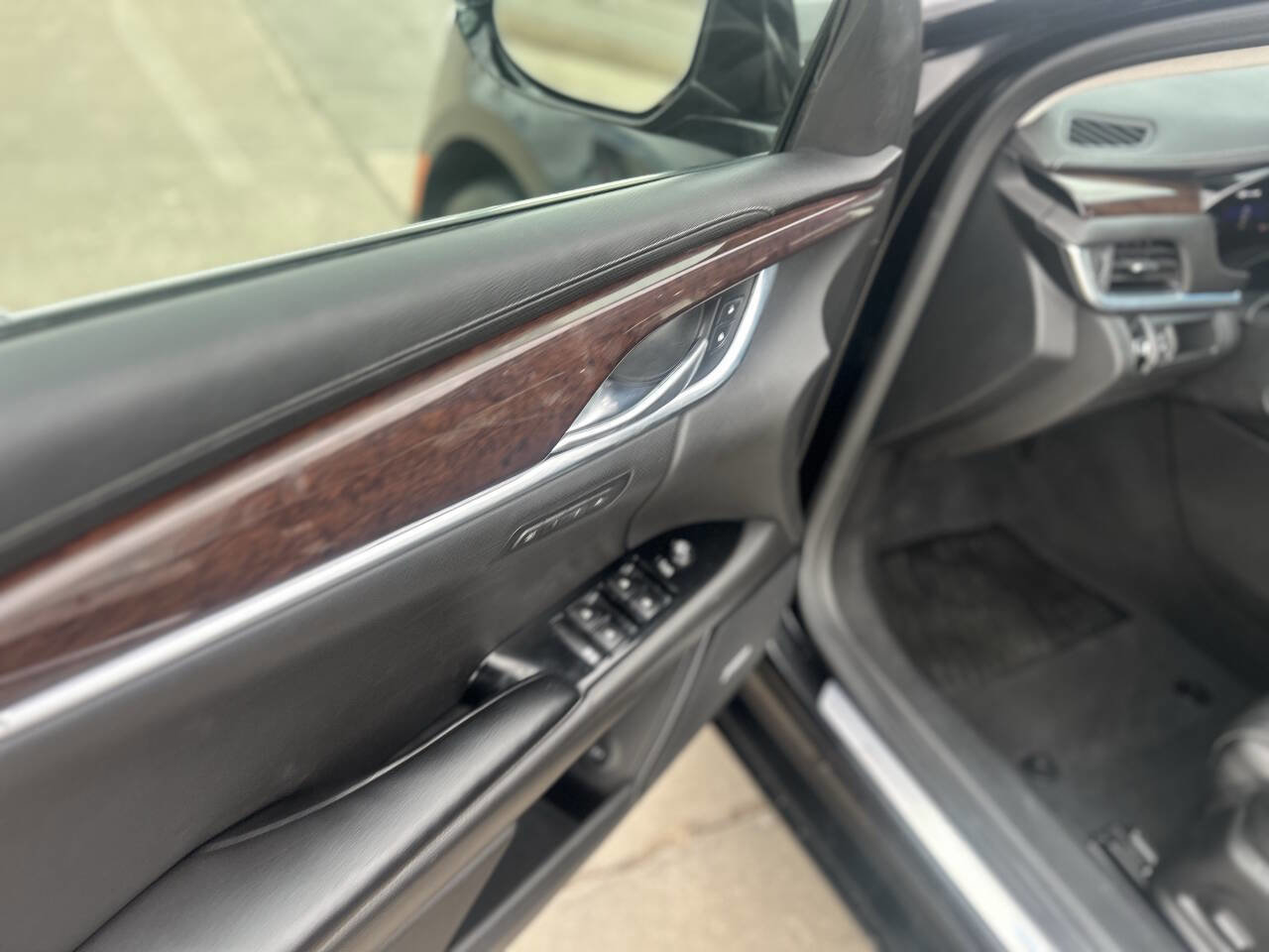 Used 2016 Cadillac XTS Luxury image 10