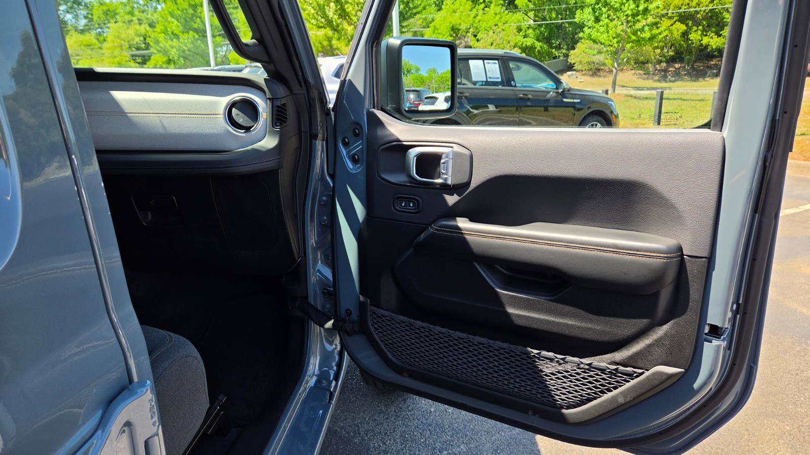 Used 2024 Jeep Wrangler Sahara image 49