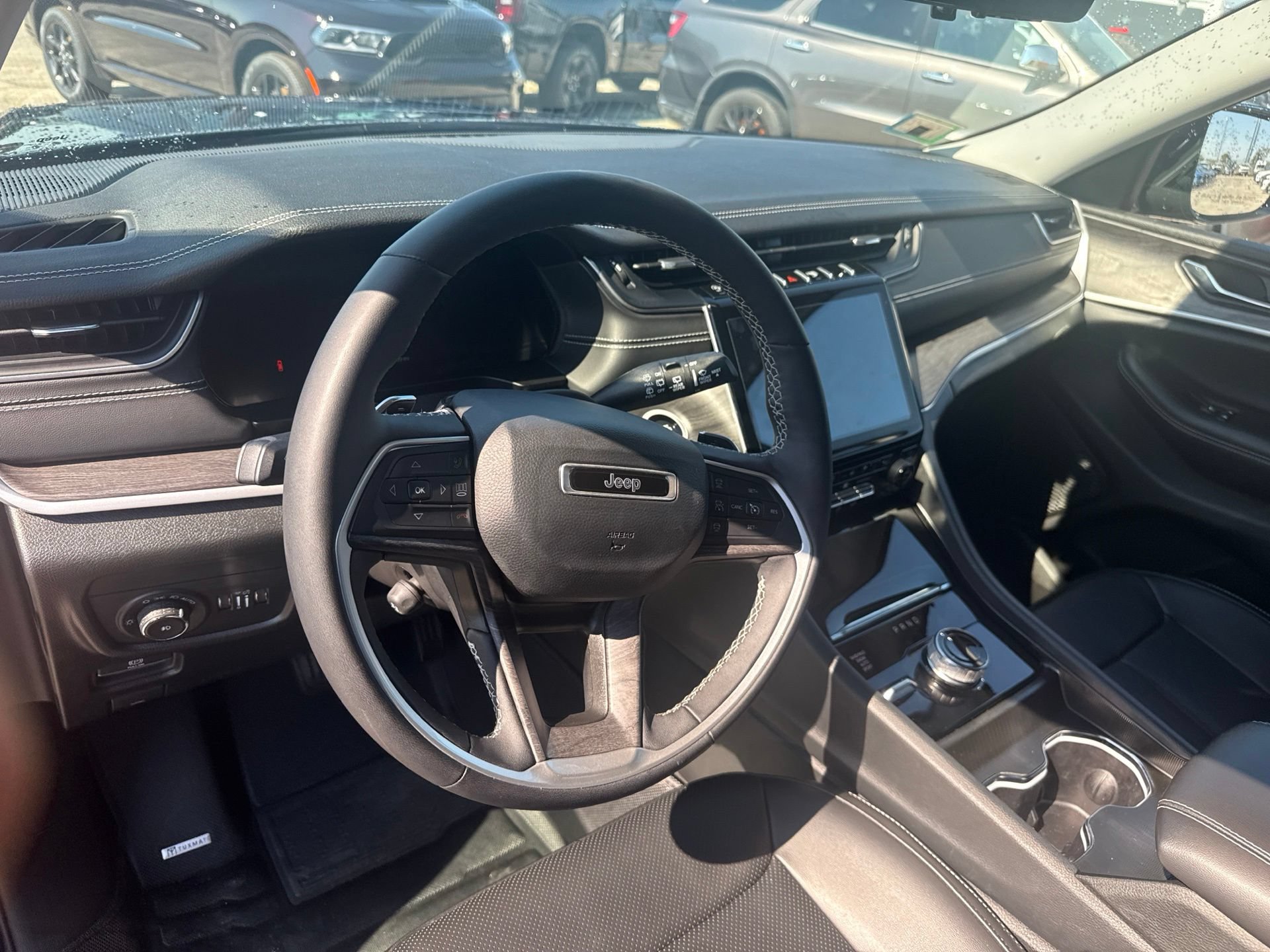 Used 2024 Jeep Grand Cherokee L Limited w/ Luxury Tech Group II AWD/4WD image 10