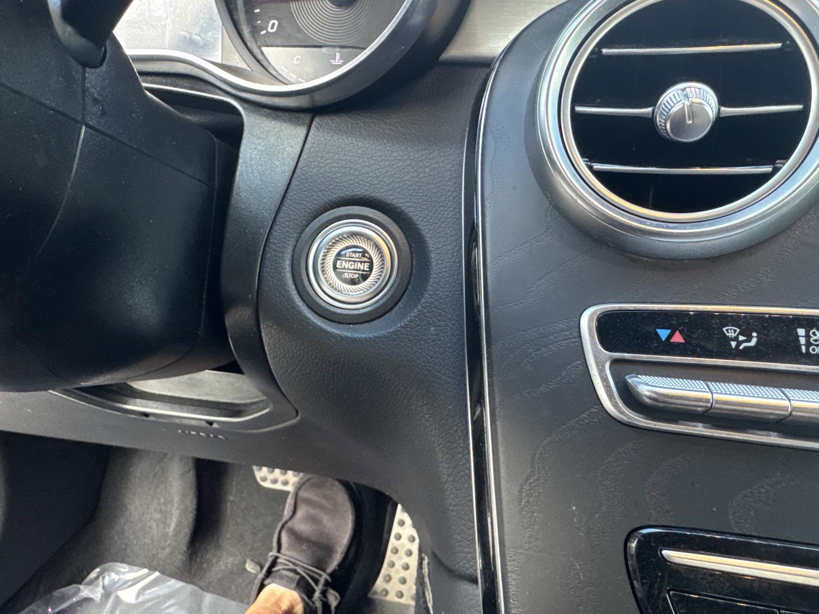 Certified 2022 Mercedes-Benz GLC 300 image 24