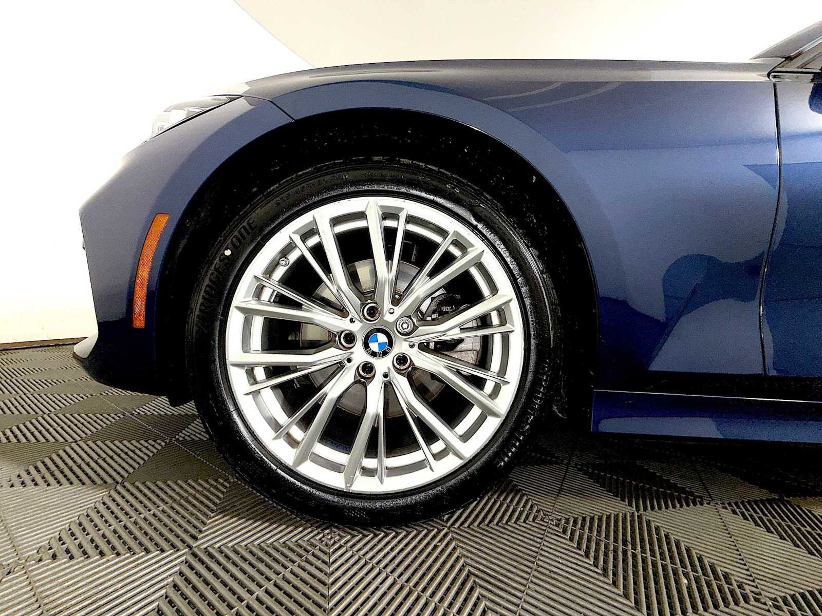 Certified 2023 BMW 330i xDrive Sedan w/ Convenience Package image 8