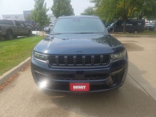 New 2027 Jeep Grand Cherokee L Limited AWD/4WD image 2