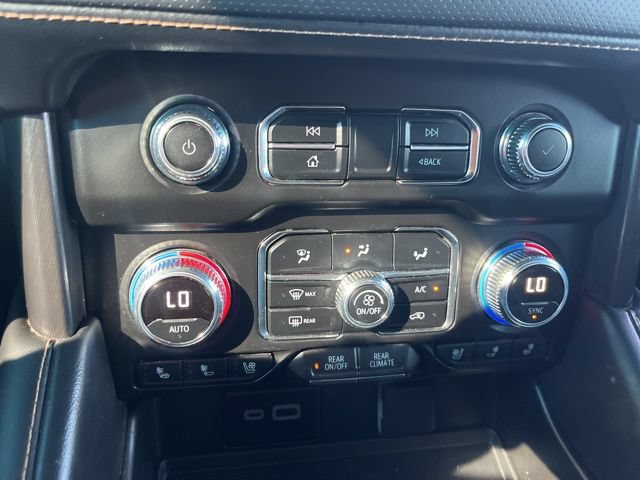 Used 2024 GMC Yukon AT4 w/ Technology Package AWD/4WD image 15