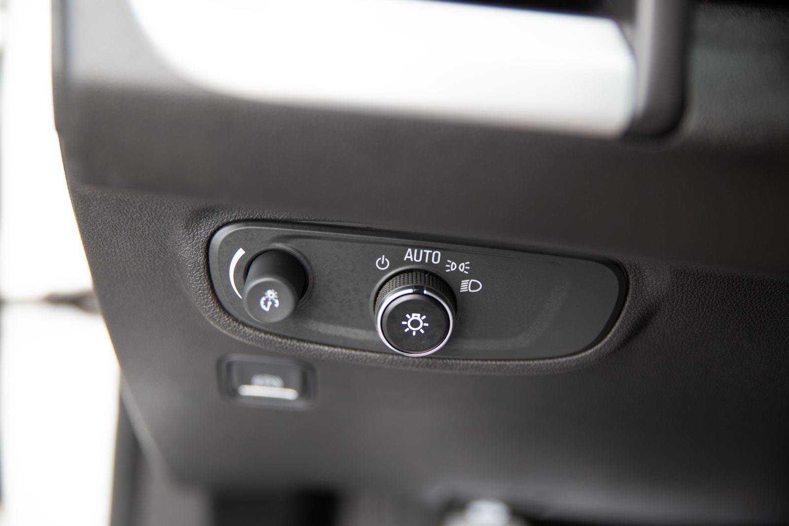 Certified 2022 GMC Terrain SLE image 18