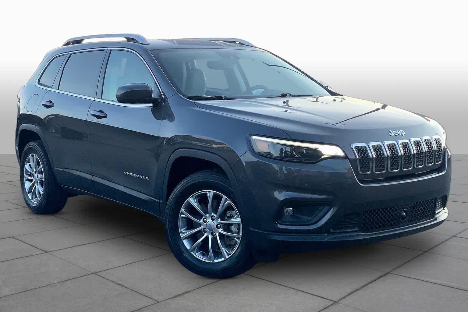 Used 2021 Jeep Cherokee Latitude Lux w/ Comfort/Convenience Group AWD/4WD image 3