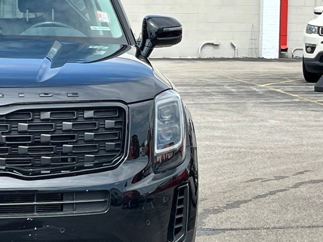 Certified 2022 Kia Telluride SX w/ Nightfall Edition Package AWD/4WD image 17