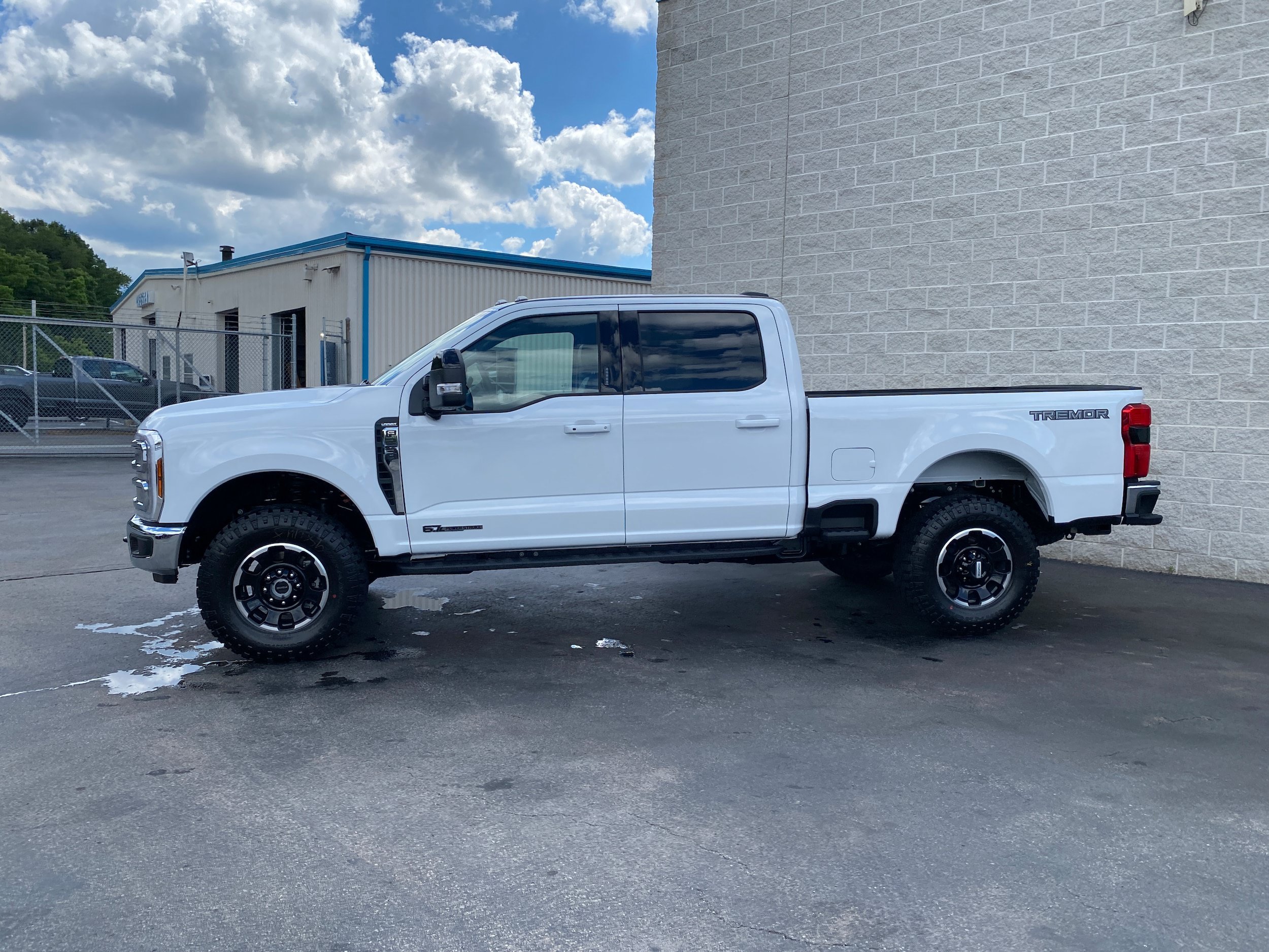 New 2026 Ford F250 Lariat w/ Tremor Off-Road Package AWD/4WD image 5