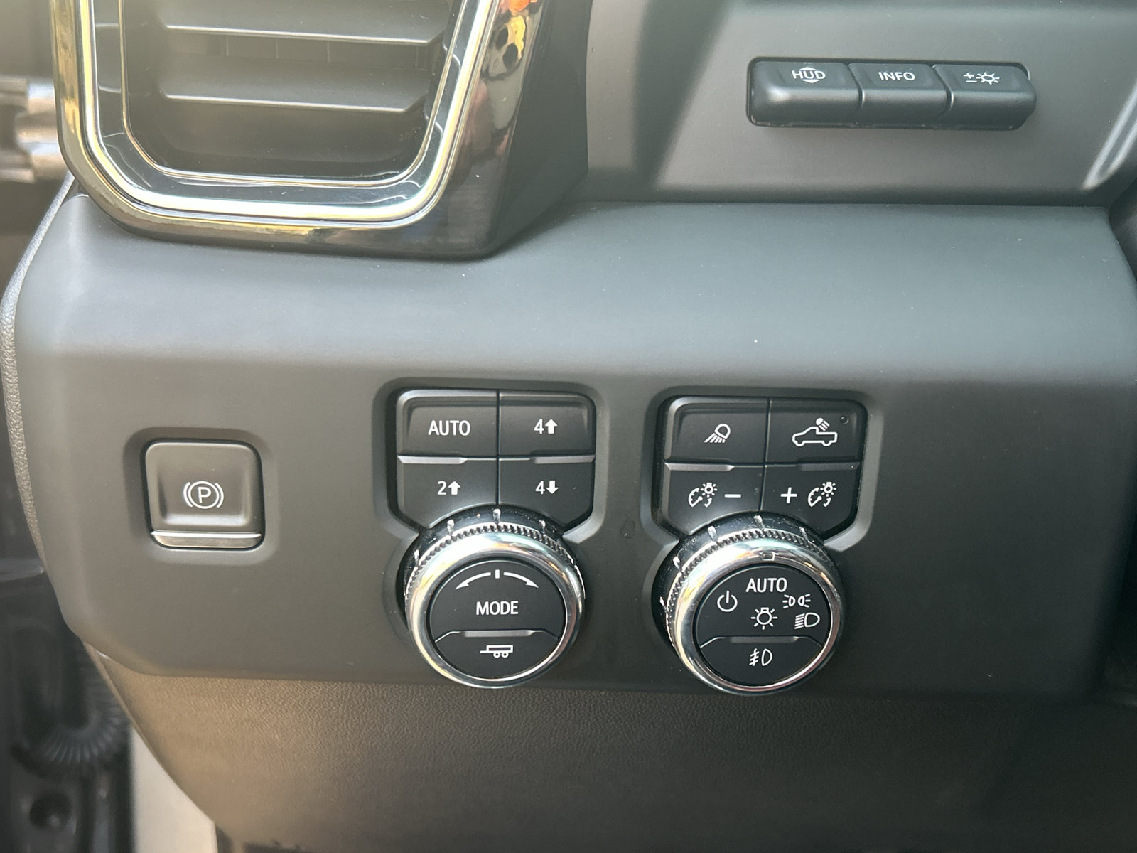Used 2023 GMC Sierra 1500 Denali Ultimate AWD/4WD image 10