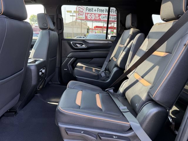 Used 2023 GMC Yukon XL AT4 w/ Technology Package AWD/4WD image 9