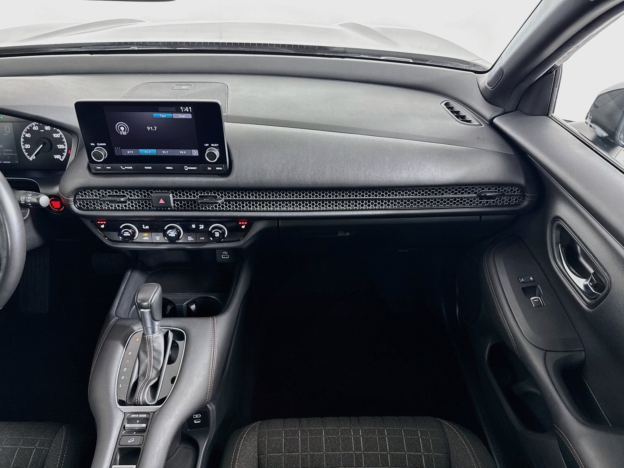 Used 2025 Honda HR-V Sport image 21