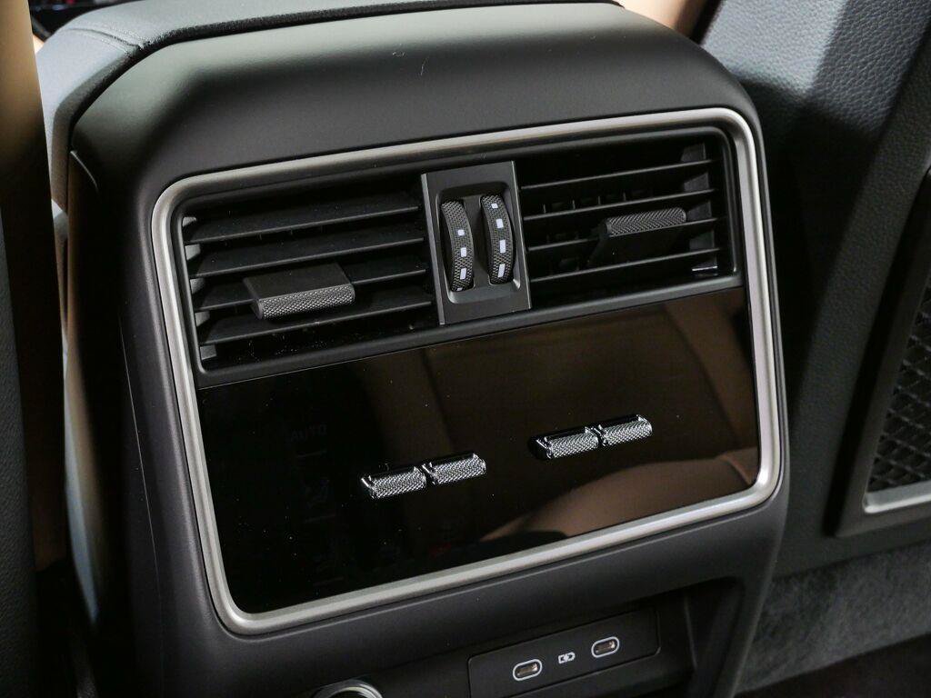 New 2026 Porsche Cayenne Coupe AWD/4WD image 22