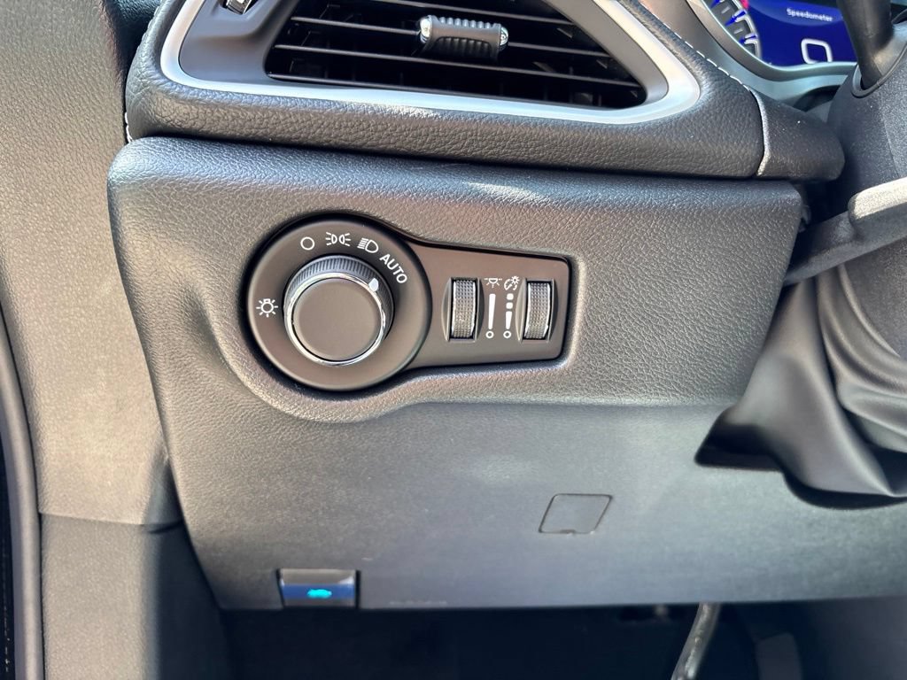 New 2027 Chrysler Pacifica Select FWD image 35