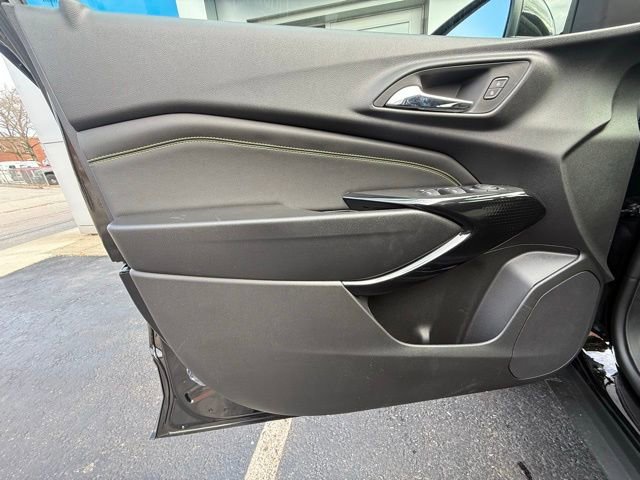 New 2026 Chevrolet Trax LT w/ Sunroof Package FWD image 12