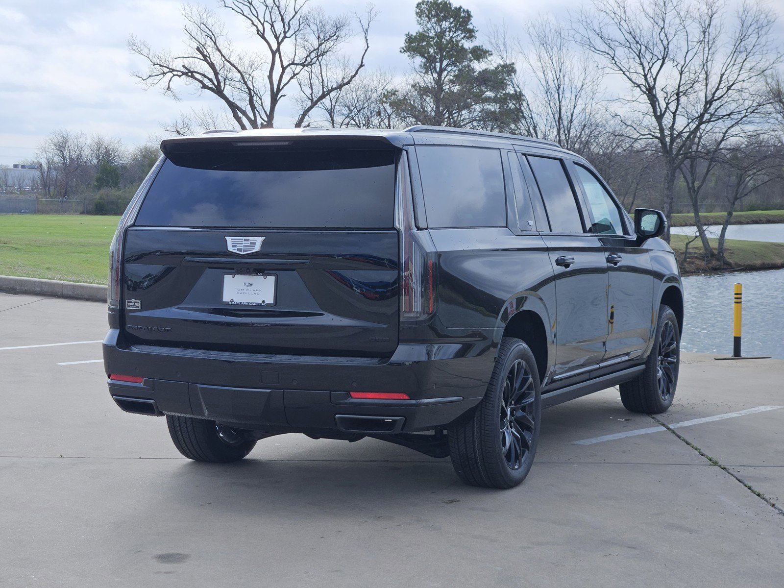 New 2026 Cadillac Escalade ESV Sport w/ LPO, ONYX Package image 3
