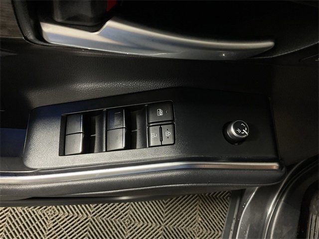 Used 2020 Toyota Highlander Platinum image 19