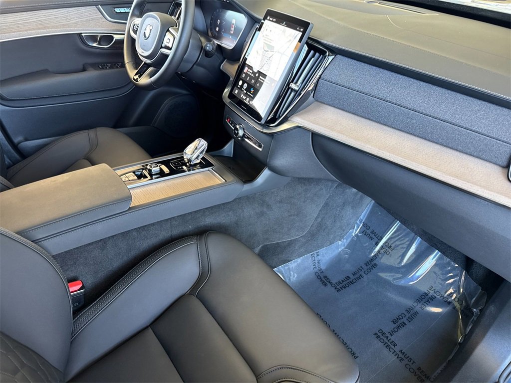 Certified 2025 Volvo XC90 B6 Plus image 16
