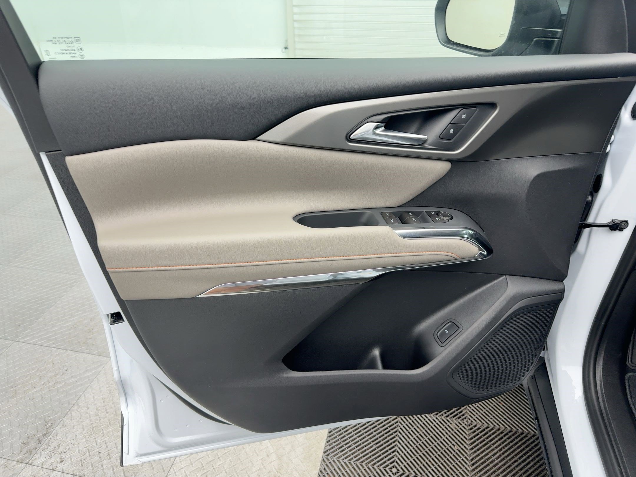 New 2026 Chevrolet Traverse LT w/ Driver Confidence Package image 17