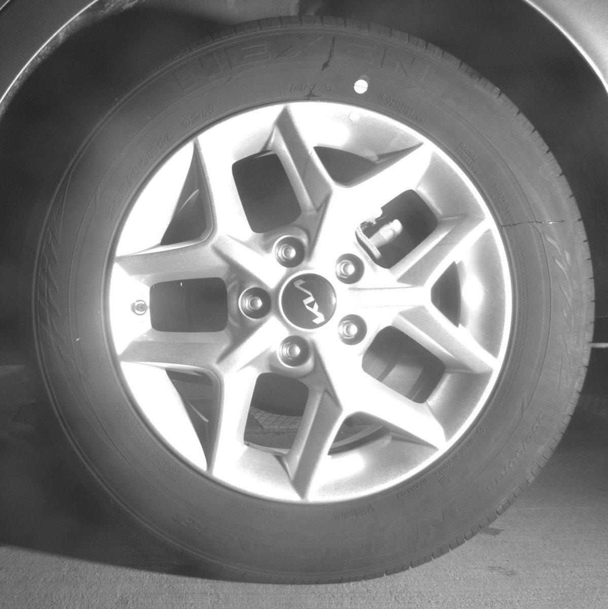 Used 2025 Kia Soul LX w/ LX Technology Package FWD image 14
