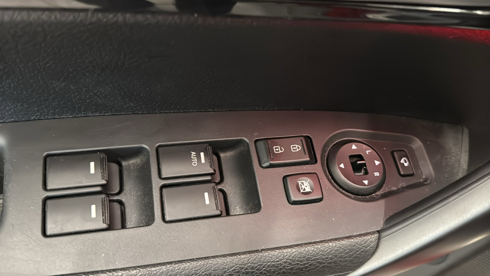 Used 2014 Kia Sorento SX w/ 3rd Row Package AWD/4WD image 22