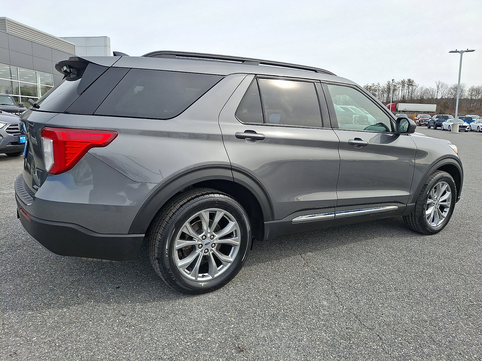 Certified 2023 Ford Explorer XLT w/ Equipment Group 202A AWD/4WD image 6