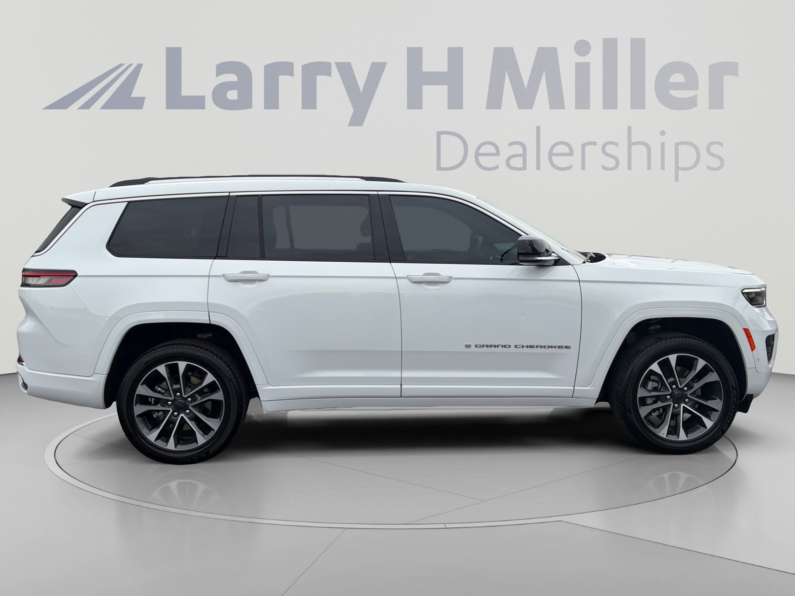 Used 2023 Jeep Grand Cherokee L Overland AWD/4WD image 6