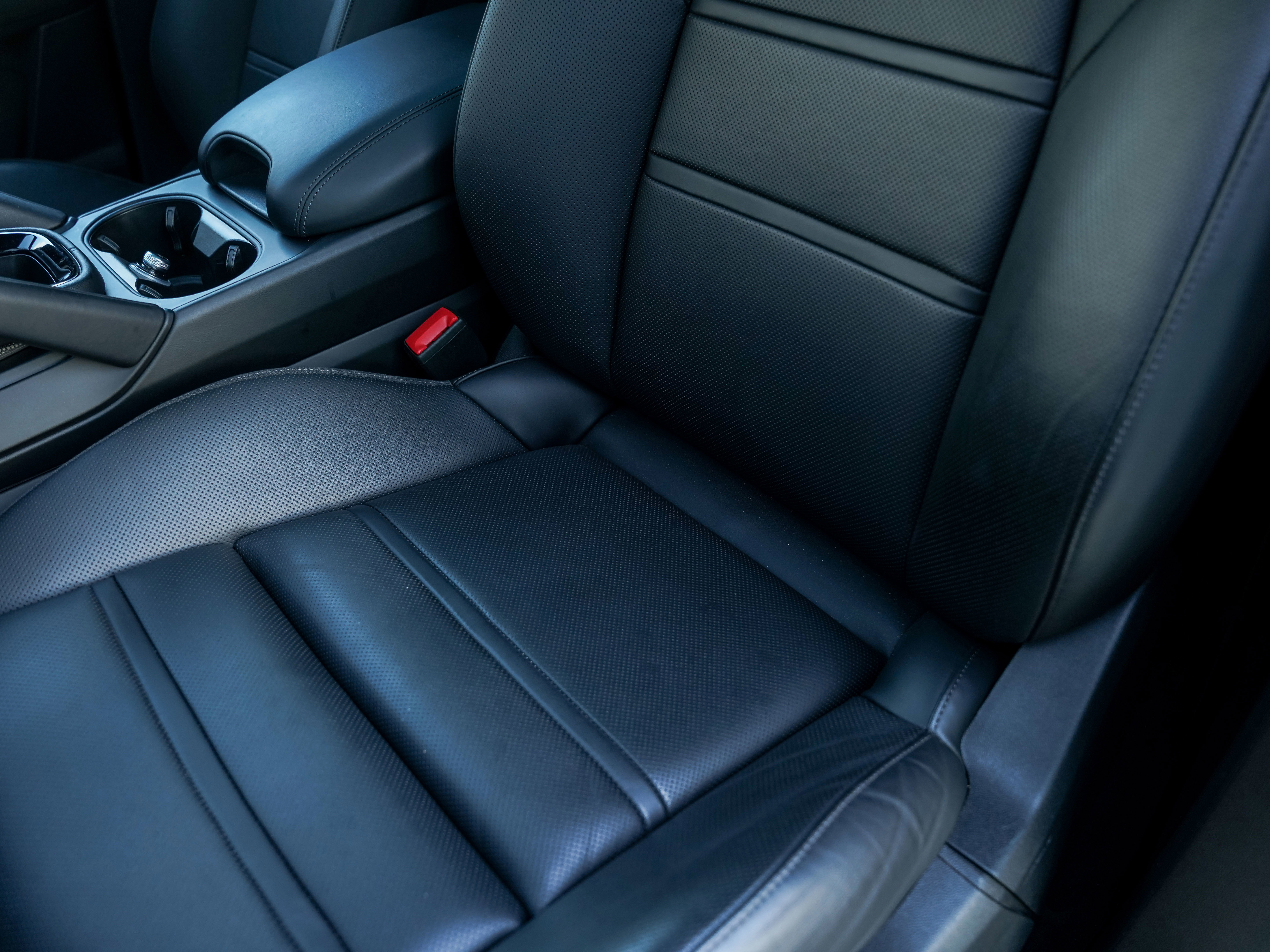 Certified 2025 Porsche Cayenne S image 23