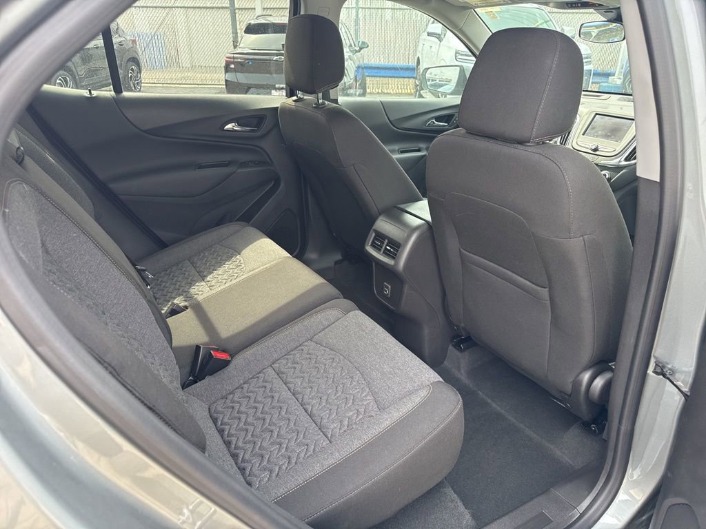 Used 2024 Chevrolet Equinox LT FWD image 12