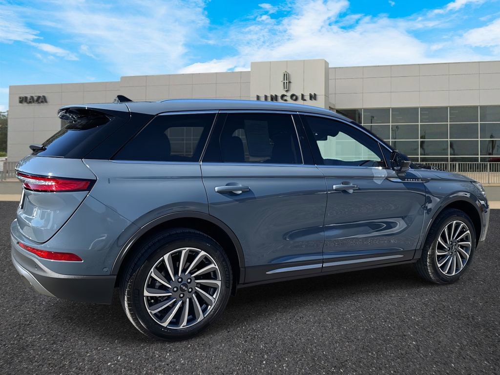 Used 2023 Lincoln Corsair Reserve w/ Equipment Group 202A image 4