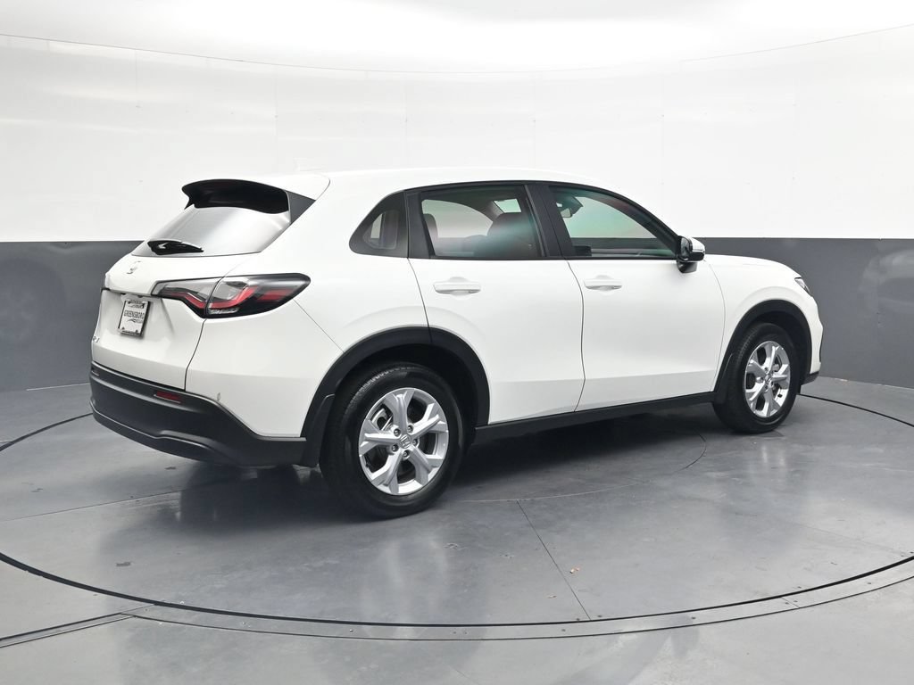 Used 2025 Honda HR-V LX image 5