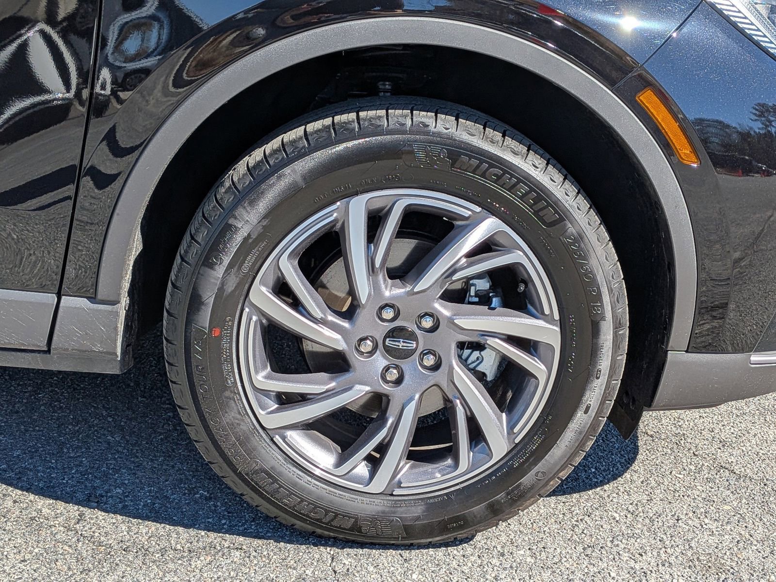 Certified 2025 Lincoln Corsair FWD w/ Equipment Group 101A image 12