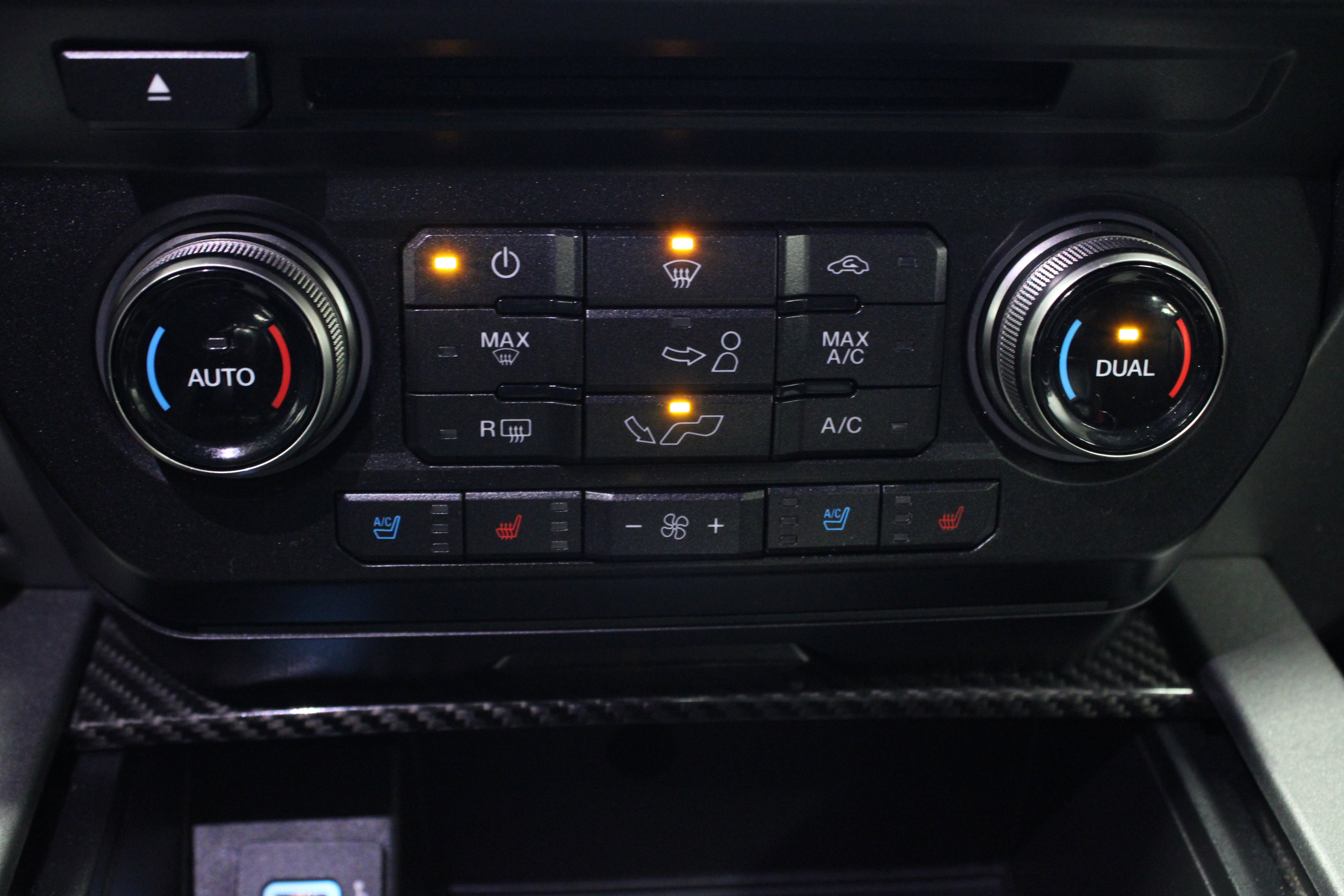 Used 2017 Ford F150 Raptor w/ Equipment Group 802A Luxury image 26