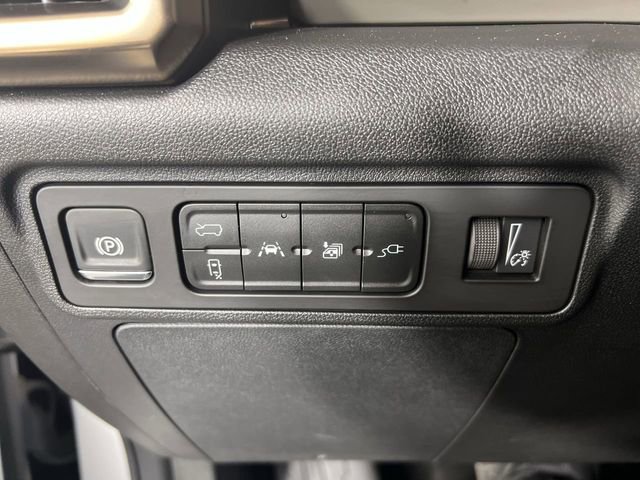 Used 2025 GMC Hummer EV 3X w/ LPO, Dark Essentials Package image 18