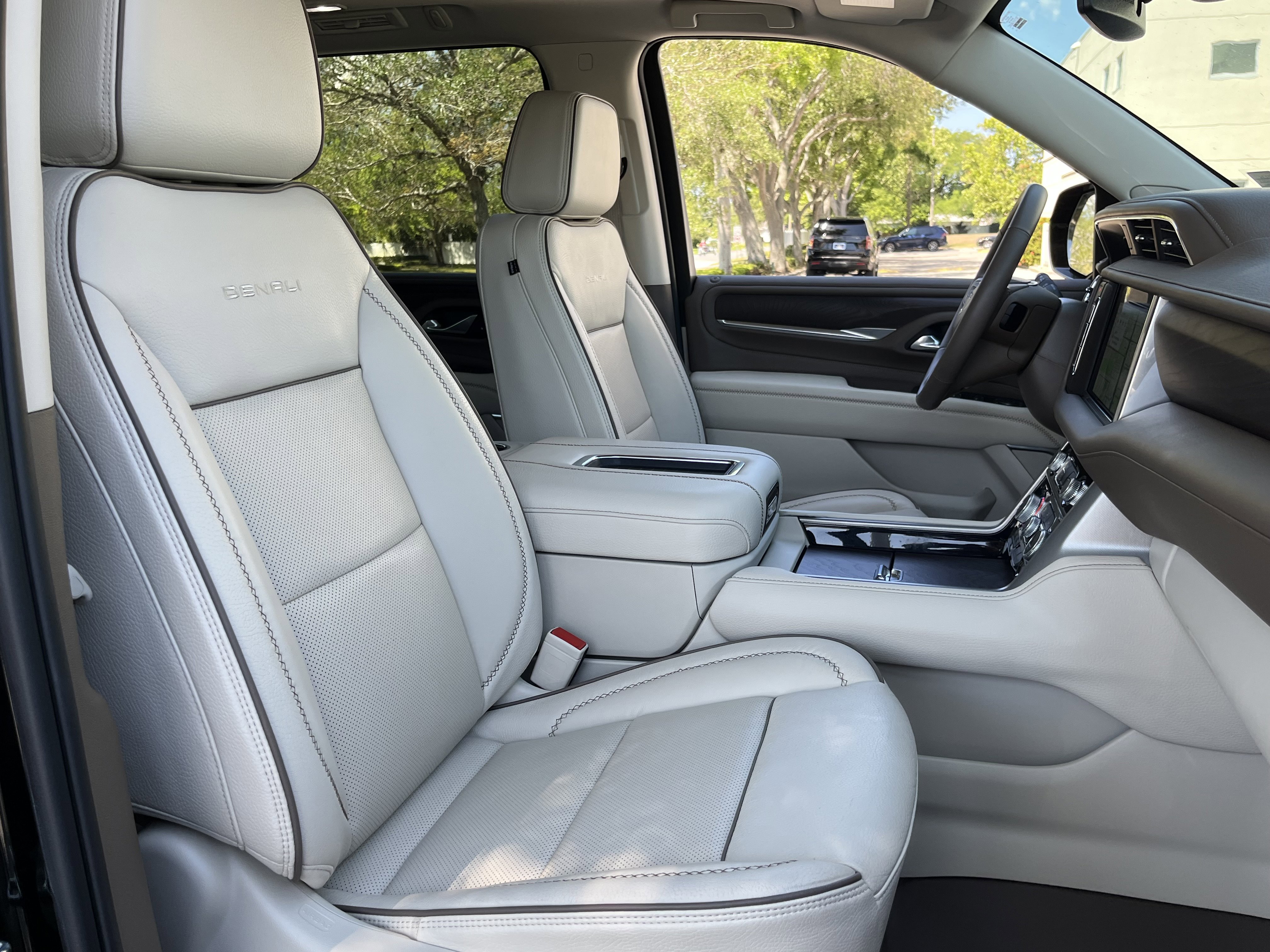 Used 2023 GMC Yukon XL Denali w/ LPO, Floor Liner Package image 21