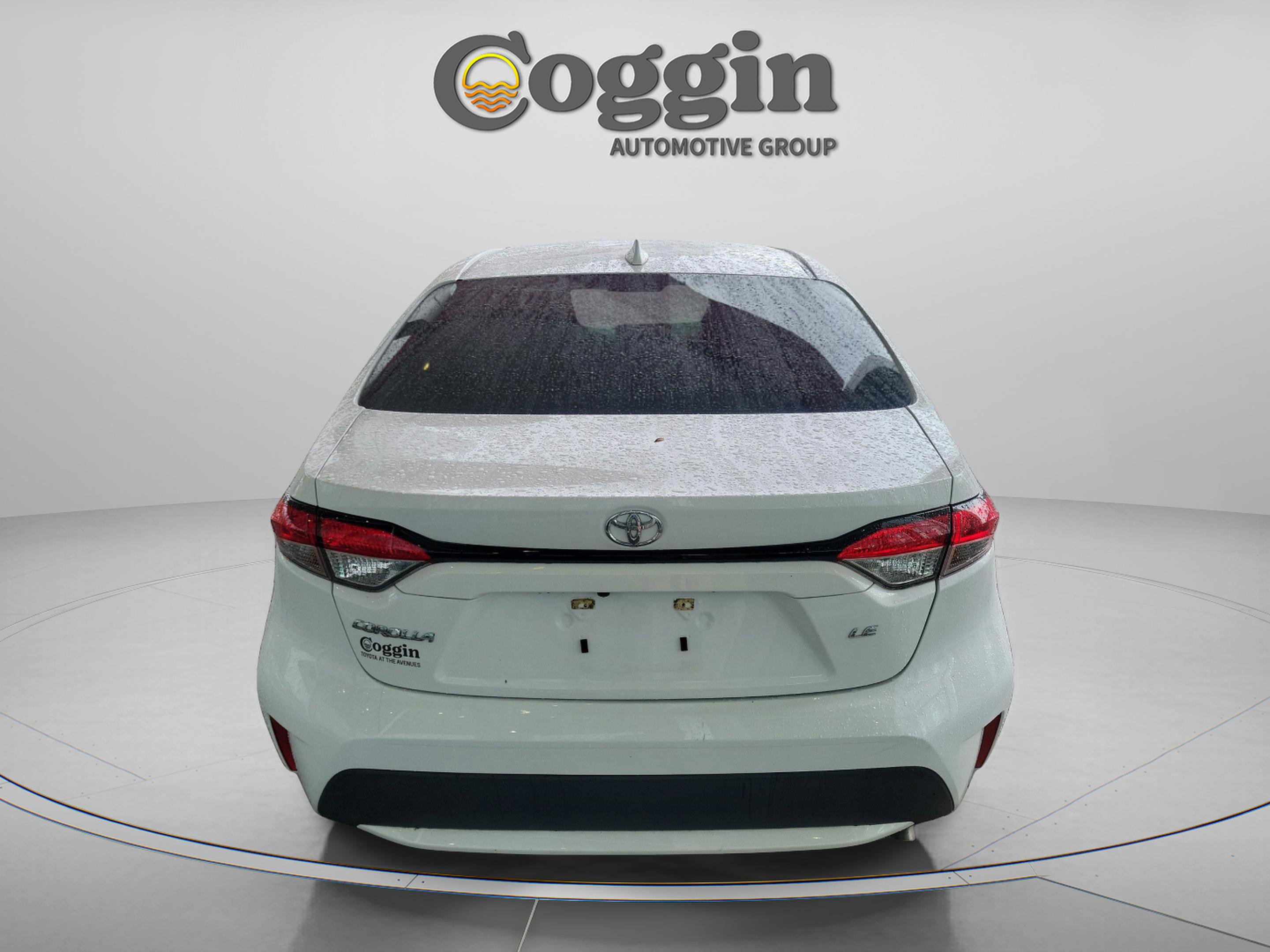 Certified 2022 Toyota Corolla LE image 3