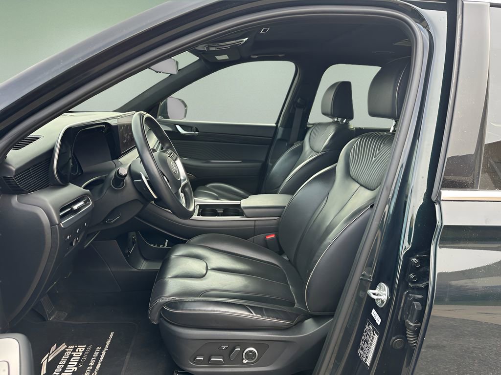 Used 2024 Hyundai Palisade Calligraphy image 2
