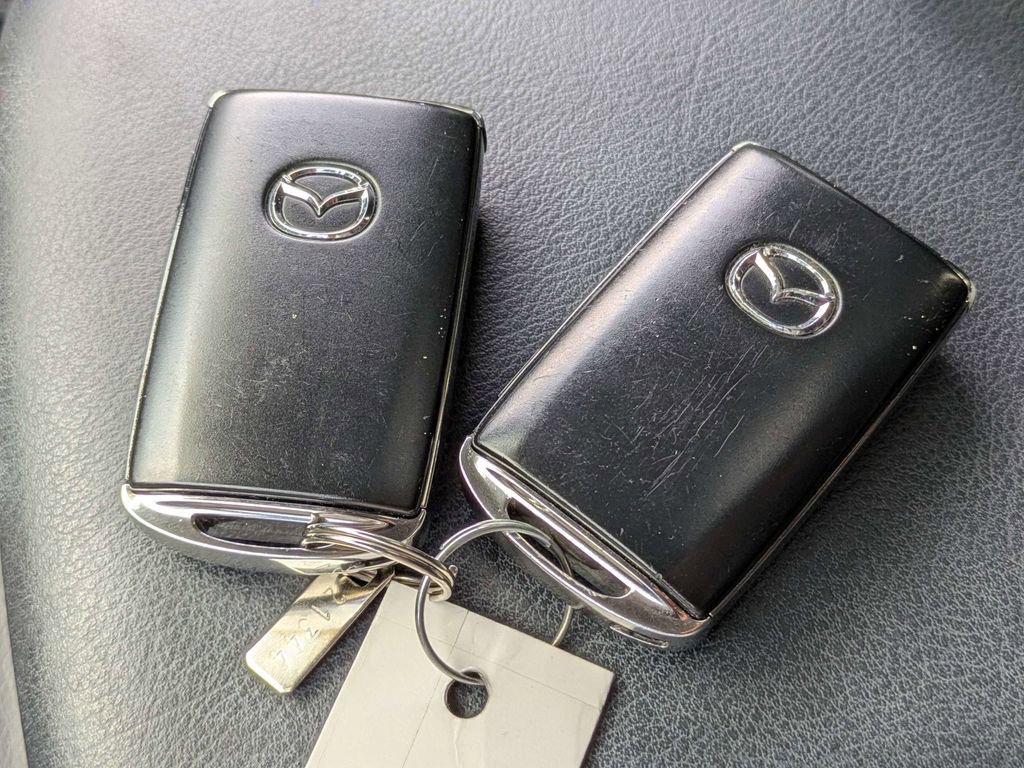 Used 2022 MAZDA CX-5 Carbon Edition image 27